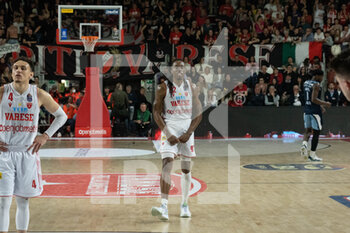 2023-04-19 - 92 Jaron Johnson Openjobmetis Varese during the LBA Italy Championship match between Openjobmetis Varese vs Happy Casa Brindisi,  in Varese, Italy, on April 19, 2023 - OPENJOBMETIS VARESE VS HAPPY CASA BRINDISI - ITALIAN SERIE A - BASKETBALL