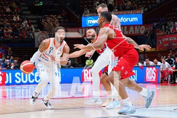 2023-04-23 - Adrian Banks (Nutribullet Treviso Basket) thwarted by Kyle Hines (EA7 Emporio Armani Olimpia Milano) - EA7 EMPORIO ARMANI MILANO VS NUTRIBULLET TREVISO BASKET - ITALIAN SERIE A - BASKETBALL