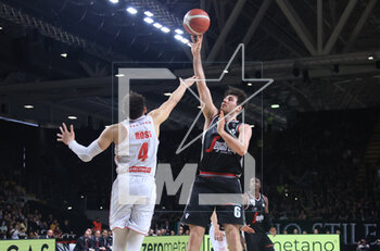 2023-05-07 - Alessandro Pajola (Segafredo Virtus Bologna) thwarted by Colbey Ross (Openjobmetis Varese) during the LBA italian basketball championship match Segafredo Virtus Bologna Vs. Openjobmetis Varese - Bologna, Italy, May 07, 2023 at Segafredo Arena - Photo: Michele Nucci - VIRTUS SEGAFREDO BOLOGNA VS OPENJOBMETIS VARESE - ITALIAN SERIE A - BASKETBALL