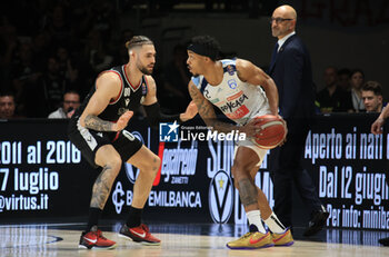 2023-05-15 - Isaia Cordinier (Segafredo Virtus Bologna) thwarted by Marcquise Reed (Happy Casa Brindisi) during game 2 of the playoff quarter-finals of the Italian A1 basketball championship match Segafredo Virtus Bologna Vs. Happy Casa Brindisi - Bologna, Italy, May 15, 2023 at Segafredo Arena - Photo: Michele Nucci - PLAYOFF - VIRTUS BOLOGNA VS NEW BASKET BRINDISI - ITALIAN SERIE A - BASKETBALL