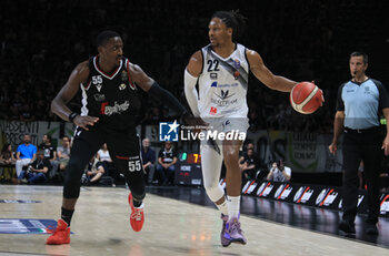 2023-05-28 - Demonte Harper (Derthona Tortona Basket) thwarted by Awudu Abass (Segafredo Virtus Bologna) during game 1 of the playoff semifinals of the Italian A1 basketball championship match Segafredo Virtus Bologna Vs. Derthona Tortona Basket - Bologna, Italy, May 28, 2023 at Segafredo Arena - Photo: Michele Nucci - PLAYOFF - VIRTUS SEGAFREDO BOLOGNA VS DERTHONA BASKET - ITALIAN SERIE A - BASKETBALL