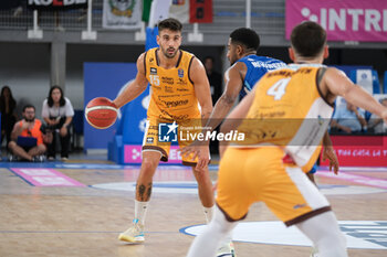 2023-10-01 - Matteo Tambone of Carpegna Prosciutto Pesaro in action during the match between Germani Basket Brescia and Carpegna Prosciutto Pesaro, regular season of A1 Italian Basketball Championship 2023/2024 at PalaLeonessa A2A on October 1, 2023, Brixia, Italy. - GERMANI BRESCIA VS CARPEGNA PROSCIUTTO PESARO - ITALIAN SERIE A - BASKETBALL