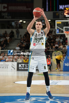 2023-09-30 - Andrea Pecchia of Vanoli Basket Cremona at free throw during the match between Dolomiti Trentino Energia and Vanoli Basket Cremona, regular season of A1 Italian Basketball Championship 2023/2024 at il T Quotidiano Arena Palace on September 30, 2023, Trento, Italy. - DOLOMITI ENERGIA TRENTINO VS VANOLI BASKET CREMONA - ITALIAN SERIE A - BASKETBALL