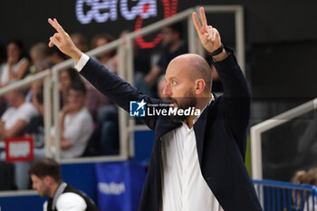 2023-09-30 - Demis Cavina head coach of Vanoli Basket Cremona during the match between Dolomiti Trentino Energia and Vanoli Basket Cremona, regular season of A1 Italian Basketball Championship 2023/2024 at il T Quotidiano Arena Palace on September 30, 2023, Trento, Italy. - DOLOMITI ENERGIA TRENTINO VS VANOLI BASKET CREMONA - ITALIAN SERIE A - BASKETBALL
