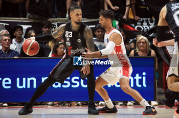 2023-10-08 - Daniel Hackett (Segafredo Virtus Bologna) in action thwarted by Davide Moretti (Openjobmetis Varese) Daniel Hackett (Segafredo Virtus Bologna) in action thwarted by \q1\\during the LBA italian A1 series basketball championship match Segafredo Virtus Bologna Vs. Openjobmetis Varese - Bologna, Italy, October 2023 at Paladozza sports palace - Photo: Michele Nucci - VIRTUS SEGAFREDO BOLOGNA VS OPENJOBMETIS VARESE - ITALIAN SERIE A - BASKETBALL