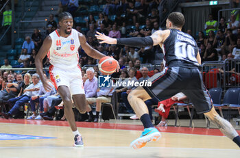 2023-10-08 - Gabe Brown (Openjobmetis Varese) in action thwarted by Isaia Cordinier (Segafredo Virtus Bologna) during the LBA italian A1 series basketball championship match Segafredo Virtus Bologna Vs. Openjobmetis Varese - Bologna, Italy, October 2023 at Paladozza sports palace - Photo: Michele Nucci - VIRTUS SEGAFREDO BOLOGNA VS OPENJOBMETIS VARESE - ITALIAN SERIE A - BASKETBALL