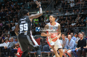2023-10-08 - Olivier Hanlan (Openjobmetis Varese) in action thwarted by Awudu Abass (Segafredo Virtus Bologna) during the LBA italian A1 series basketball championship match Segafredo Virtus Bologna Vs. Openjobmetis Varese - Bologna, Italy, October 2023 at Paladozza sports palace - Photo: Michele Nucci - VIRTUS SEGAFREDO BOLOGNA VS OPENJOBMETIS VARESE - ITALIAN SERIE A - BASKETBALL