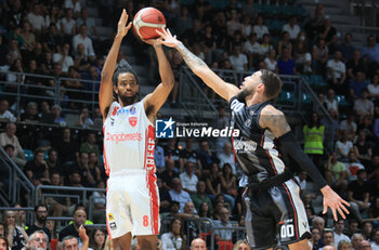 2023-10-08 - Andriu Tomas Woldetensae (Openjobmetis Varese) in action thwarted by \0\during the LBA italian A1 series basketball championship match Segafredo Virtus Bologna Vs. Openjobmetis Varese - Bologna, Italy, October 2023 at Paladozza sports palace - Photo: Michele Nucci - VIRTUS SEGAFREDO BOLOGNA VS OPENJOBMETIS VARESE - ITALIAN SERIE A - BASKETBALL