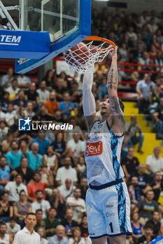 2023-10-08 - Tomislav Zubcic (Ge.Vi Napoli Basket) scores. - GEVI NAPOLI BASKET VS EA7 EMPORIO ARMANI MILANO - ITALIAN SERIE A - BASKETBALL