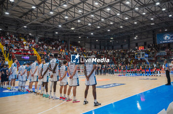 2023-10-08 - Ge.Vi Napoli Basket and EA7 Emporio Armani Milano teams before the start of the game. - GEVI NAPOLI BASKET VS EA7 EMPORIO ARMANI MILANO - ITALIAN SERIE A - BASKETBALL