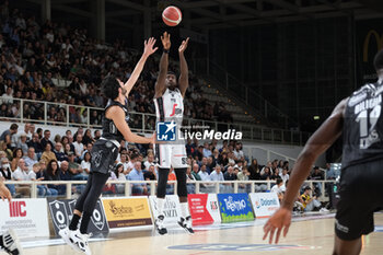 2023-10-15 - Suspension shot of Awudu Abass of Virtus Segafredo Bologna\ during the match between Dolomiti Trentino Energia and Virtus Segafredo Bologna, regular season of A1 Italian Basketball Championship 2023/2024 at il T Quotidiano Arena on October 15, 2023, Trento, Italy. - DOLOMITI ENERGIA TRENTINO VS VIRTUS SEGAFREDO BOLOGNA - ITALIAN SERIE A - BASKETBALL
