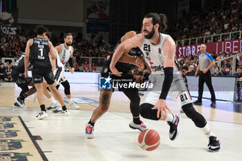 2023-10-15 - Tornik Shengelia of Virtus Segafredo Bologna in action during the match between Dolomiti Trentino Energia and Virtus Segafredo Bologna, regular season of A1 Italian Basketball Championship 2023/2024 at il T Quotidiano Arena on October 15, 2023, Trento, Italy. - DOLOMITI ENERGIA TRENTINO VS VIRTUS SEGAFREDO BOLOGNA - ITALIAN SERIE A - BASKETBALL