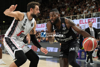 2023-10-15 - Myles Spephens of Dolomiti Trentino Energia contrasted by Marco Belinelli of Virtus Segafredo Bologna during the match between Dolomiti Trentino Energia and Virtus Segafredo Bologna, regular season of A1 Italian Basketball Championship 2023/2024 at il T Quotidiano Arena on October 15, 2023, Trento, Italy. - DOLOMITI ENERGIA TRENTINO VS VIRTUS SEGAFREDO BOLOGNA - ITALIAN SERIE A - BASKETBALL