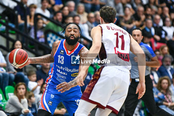 2023-10-22 - James Young ( Nutribullet Treviso Basket ) in action - NUTRIBULLET TREVISO BASKET VS UMANA REYER VENEZIA - ITALIAN SERIE A - BASKETBALL