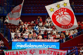 2023-10-29 - Supporters from Milano - EA7 EMPORIO ARMANI MILANO VS CARPEGNA PROSCIUTTO PESARO - ITALIAN SERIE A - BASKETBALL