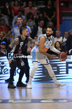 2023-10-30 - Ennis Tyler of GeVi Napoli Basket and Daniel Hackett of Virtus Segafredo Bologna - GEVI NAPOLI BASKET VS VIRTUS SEGAFREDO BOLOGNA - ITALIAN SERIE A - BASKETBALL