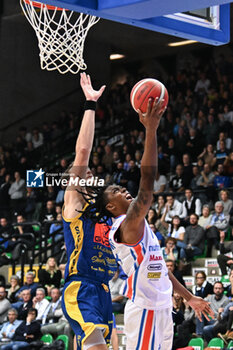 2023-11-05 - Shooting basket of Deishuan Booker ( Nutribullet Treviso Basket ) - NUTRIBULLET TREVISO BASKET VS GIVOVA SCAFATI - ITALIAN SERIE A - BASKETBALL