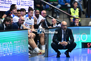 2023-11-05 - Franck Vitucci head coach of Nutribullet Treviso Basket - NUTRIBULLET TREVISO BASKET VS GIVOVA SCAFATI - ITALIAN SERIE A - BASKETBALL