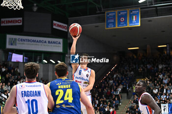 2023-11-05 - Shooting basket of Alessandro Zanelli ( Nutribullet Treviso Basket ) - NUTRIBULLET TREVISO BASKET VS GIVOVA SCAFATI - ITALIAN SERIE A - BASKETBALL
