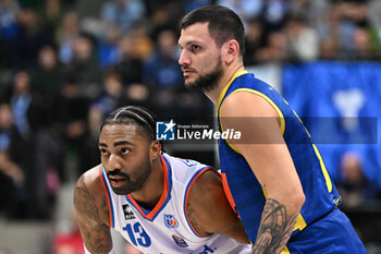 2023-11-05 - James Young ( Nutribullet Treviso Basket ) and Alessandro Gentile ( Genova Scafati Basket ) - NUTRIBULLET TREVISO BASKET VS GIVOVA SCAFATI - ITALIAN SERIE A - BASKETBALL