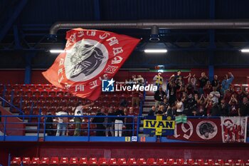 2023-11-19 - Supporters of Venezia - EA7 EMPORIO ARMANI MILANO VS UMANA REYER VENEZIA - ITALIAN SERIE A - BASKETBALL