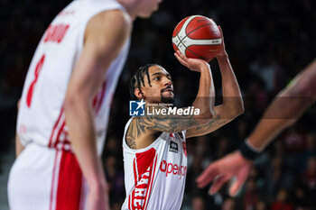 2023-11-19 - Olivier Hanlan #21 of Pallacanestro Varese OpenJobMetis seen in action during LBA Lega Basket A 2023/24 Regular Season game between Pallacanestro Varese OpenJobMetis and Givova Scafati Basket at Itelyum Arena, Varese, Italy on November 19, 2023 - OPENJOBMETIS VARESE VS GIVOVA SCAFATI - ITALIAN SERIE A - BASKETBALL