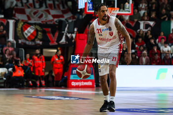 2023-11-19 - Olivier Hanlan #21 of Pallacanestro Varese OpenJobMetis seen in action during LBA Lega Basket A 2023/24 Regular Season game between Pallacanestro Varese OpenJobMetis and Givova Scafati Basket at Itelyum Arena, Varese, Italy on November 19, 2023 - OPENJOBMETIS VARESE VS GIVOVA SCAFATI - ITALIAN SERIE A - BASKETBALL