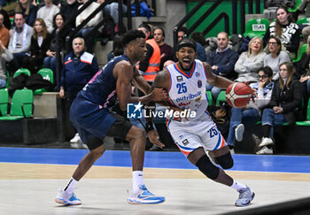 2023-12-03 - Terry Allen ( Nutribullet Treviso Basket ) in action - NUTRIBULLET TREVISO BASKET VS HAPPY CASA BRINDISI - ITALIAN SERIE A - BASKETBALL