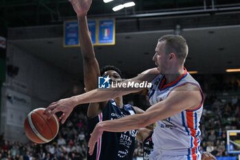 2023-12-03 - Osvaldas Olisevicius ( Nutribullet Treviso Basket ) - NUTRIBULLET TREVISO BASKET VS HAPPY CASA BRINDISI - ITALIAN SERIE A - BASKETBALL