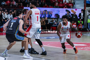 2023-12-03 - Vinnie Shahid #0 of Pallacanestro Varese OpenJobMetis (R) seen in action during LBA Lega Basket A 2023/24 Regular Season game between Pallacanestro Varese OpenJobMetis and Vanoli Basket Cremona at Itelyum Arena, Varese, Italy on December 03, 2023 - OPENJOBMETIS VARESE VS VANOLI BASKET CREMONA - ITALIAN SERIE A - BASKETBALL
