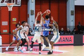 2023-12-10 - Ky Bowman (NutriBullet Treviso Basket) - VANOLI BASKET CREMONA VS NUTRIBULLET TREVISO BASKET - ITALIAN SERIE A - BASKETBALL