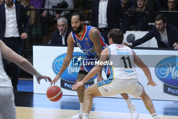 2023-12-10 - Ky Bowman (NutriBullet Treviso Basket) - VANOLI BASKET CREMONA VS NUTRIBULLET TREVISO BASKET - ITALIAN SERIE A - BASKETBALL