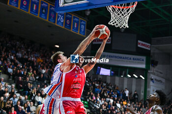 2023-12-30 - Duel under the basket Andrea Mezzanotte ( Nutribullet Treviso Basket ) - NUTRIBULLET TREVISO BASKET VS ESTRA PISTOIA - ITALIAN SERIE A - BASKETBALL