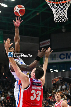 2023-12-30 - Suspension shot of Terry Allen ( Nutribullet Treviso Basket ) - NUTRIBULLET TREVISO BASKET VS ESTRA PISTOIA - ITALIAN SERIE A - BASKETBALL