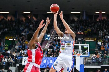 2023-12-30 - Sospension shot of Alessandro Zanelli ( Nutribullet Treviso Basket ) - NUTRIBULLET TREVISO BASKET VS ESTRA PISTOIA - ITALIAN SERIE A - BASKETBALL
