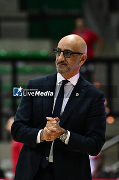 2023-12-30 - Frank Vitucci head coach of Nutribullet Treviso Basket - NUTRIBULLET TREVISO BASKET VS ESTRA PISTOIA - ITALIAN SERIE A - BASKETBALL