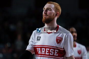 2023-12-29 - Niccolo Mannion #4 of Pallacanestro Varese OpenJobMetis seen on warms up during LBA Lega Basket A 2023/24 Regular Season game between Pallacanestro Varese OpenJobMetis and Unahotels Reggio Emilia at Itelyum Arena, Varese, Italy on December 29, 2023 - OPENJOBMETIS VARESE VS UNAHOTELS REGGIO EMILIA - ITALIAN SERIE A - BASKETBALL