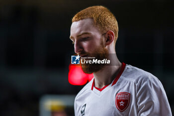2023-12-29 - Niccolo Mannion #4 of Pallacanestro Varese OpenJobMetis seen on warms up during LBA Lega Basket A 2023/24 Regular Season game between Pallacanestro Varese OpenJobMetis and Unahotels Reggio Emilia at Itelyum Arena, Varese, Italy on December 29, 2023 - OPENJOBMETIS VARESE VS UNAHOTELS REGGIO EMILIA - ITALIAN SERIE A - BASKETBALL