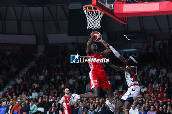 2023-12-29 - Gabe Brown #44 of Pallacanestro Varese OpenJobMetis (L) shouts to his players with Briante Webwe #2 of Unahotels Reggio Emilia (R) during LBA Lega Basket A 2023/24 Regular Season game between Pallacanestro Varese OpenJobMetis and Unahotels Reggio Emilia at Itelyum Arena, Varese, Italy on December 29, 2023 - OPENJOBMETIS VARESE VS UNAHOTELS REGGIO EMILIA - ITALIAN SERIE A - BASKETBALL