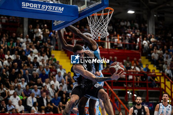 2023-10-30 - #00 Isaia Cordinier (Virtus Segafredo Bologna) and #11 Tariq Owens (Ge.Vi Napoli Basket) - GEVI NAPOLI BASKET VS VIRTUS SEGAFREDO BOLOGNA - ITALIAN SERIE A - BASKETBALL
