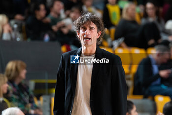 2023-12-10 - Coach Paolo Seletti (E-work Faenza) - OXYGEN ROMA BASKET VS E-WORK FAENZA - ITALIAN SERIE A1 WOMEN - BASKETBALL