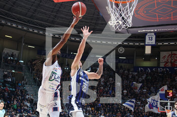 22/01/2023 - Marcus Thornton (Fortitudo Flats Service Bologna) thwarted by Dalton Pepper (UEB Gesteco Cividale) during the Italian basketball Lnp A2 series championship match Fortitudo Flats Service Bologna Vs. UEB Gesteco Cividale - Bologna, Italy, January 22, 2023 at Paladozza sport palace - Photo: Michele Nucci - FORTITUDO FLATS SERVICE BOLOGNA VS UEB CIVIDALE - SERIE A2 - BASKET