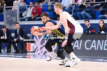 2023-05-19 - Simone Pepe (Reale Mutua Torino) thwarted by Andrea Amato (Urania Basket Milano) - PLAYOFF GAME 3 - URANIA BASKET VS REALE MUTUA BASKET TORINO - ITALIAN SERIE A2 - BASKETBALL