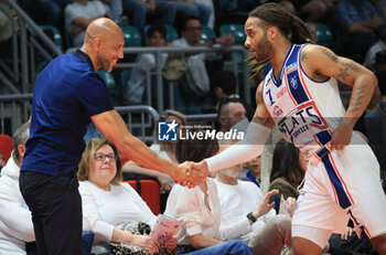 2023-05-21 - Adrian Banks (Fortitudo Flats Service Bologna) greets former Fortitudo player Carlton Myers during the italian basketball Lbn A2 series Game 3 of the playoff quarterfinals match Fortitudo Flats Service Bologna Vs. Benedetto XIV Tramec Cento - Bologna, Italy, May 21, 2023 at Paladozza sport palace - Photo: Michele Nucci - PLAYOFF - FORTITUDO BOLOGNA VS TRAMEC CENTO - ITALIAN SERIE A2 - BASKETBALL