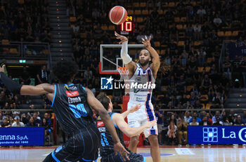 2023-06-04 - Adrian Banks (Fortitudo Flats Service Bologna) during the italian basketball Lbn A2 series Game 4 of the playoff semifinals match Fortitudo Flats Service Bologna Vs. Vanoli basket Cremona - Bologna, Italy, June 04, 2023 at Paladozza sport palace - Photo: Michele Nucci - PLAYOFF - FLATS SERVICE FORTITUDO BOLOGNA VS VANOLI BASKET CREMONA - ITALIAN SERIE A2 - BASKETBALL
