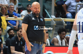 2023-06-04 - Demis Cavina (head coach of Vanoli basket Cremona) during the italian basketball Lbn A2 series Game 4 of the playoff semifinals match Fortitudo Flats Service Bologna Vs. Vanoli basket Cremona - Bologna, Italy, June 04, 2023 at Paladozza sport palace - Photo: Michele Nucci - PLAYOFF - FLATS SERVICE FORTITUDO BOLOGNA VS VANOLI BASKET CREMONA - ITALIAN SERIE A2 - BASKETBALL