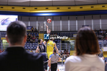 2023-10-15 - R# 22 Marco Cusin (Reale Mutua Basket Torino) and # 18 Tommaso Guariglia (Gruppo Mascio Treviglio) - REALE MUTUA BASKET TORINO VS GRUPPO MASCIO TREVIGLIO - ITALIAN SERIE A2 - BASKETBALL