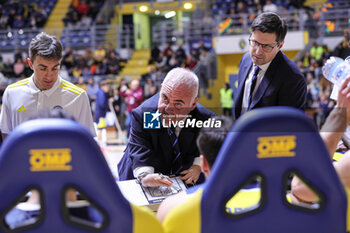 2023-12-10 - Franco Ciani (head coach Reale Mutua Basket Torino) - REALE MUTUA TORINO VS MONCADA ENERGY AGRIGENTO - ITALIAN SERIE A2 - BASKETBALL