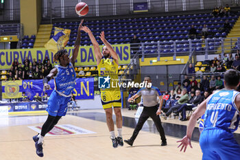 2023-12-10 - # 8 Matteo Schina (Reale Mutua Basket Torino) - REALE MUTUA TORINO VS MONCADA ENERGY AGRIGENTO - ITALIAN SERIE A2 - BASKETBALL