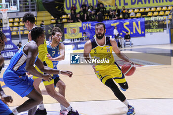 2023-12-10 - # 3 Luca Vencato (Reale Mutua Basket Torino) - REALE MUTUA TORINO VS MONCADA ENERGY AGRIGENTO - ITALIAN SERIE A2 - BASKETBALL
